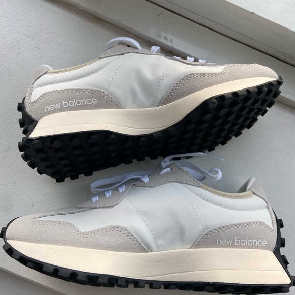 New in Box new balance shoes - Picture 4 of 6